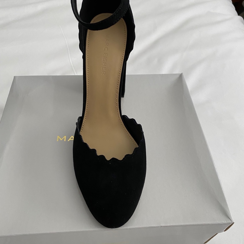 Marc Fisher Sahar Scalloped ankle strap block heel